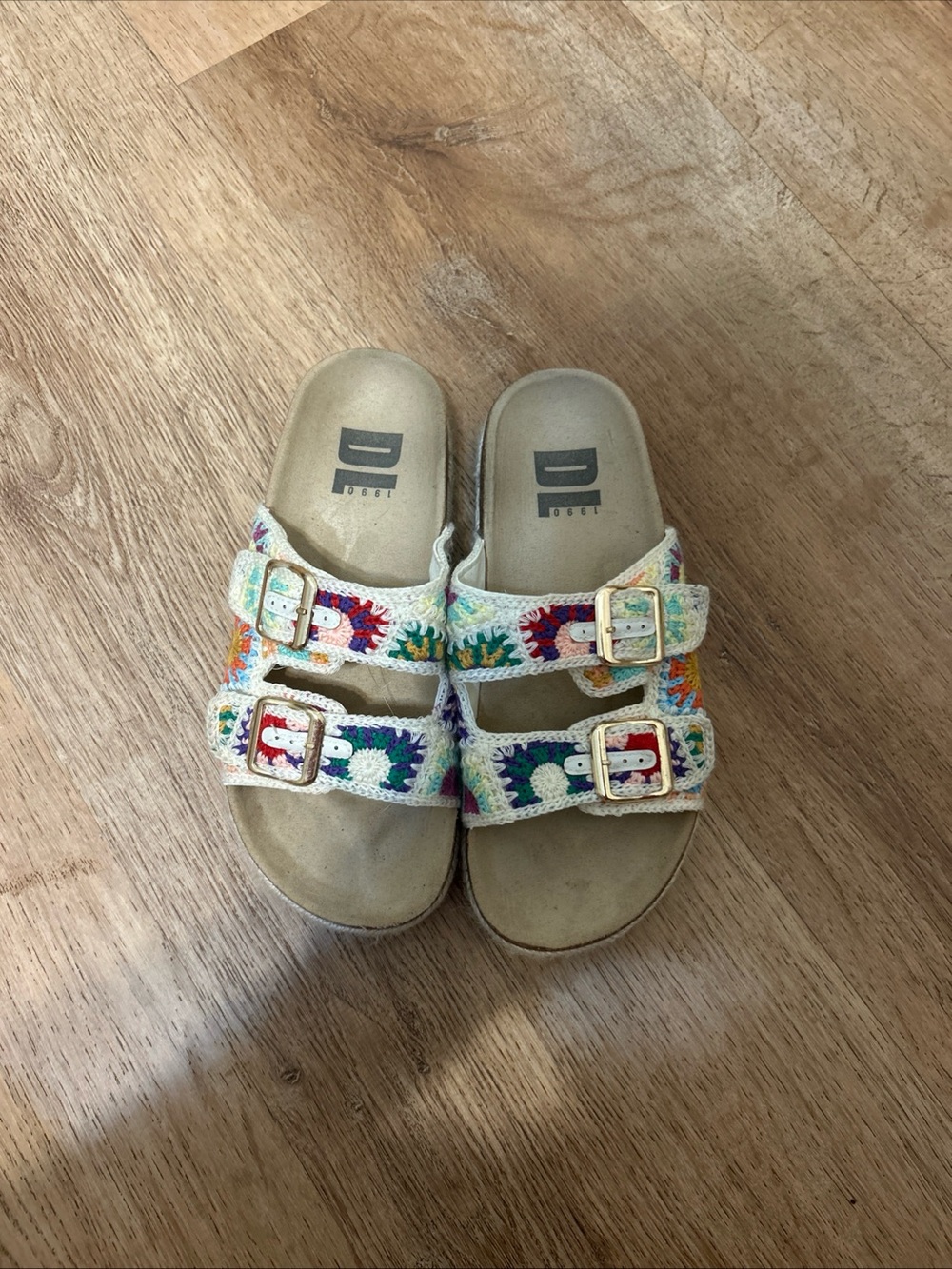 DL Women Platform Sandal Size 7 Granny Square Crochet Slip On